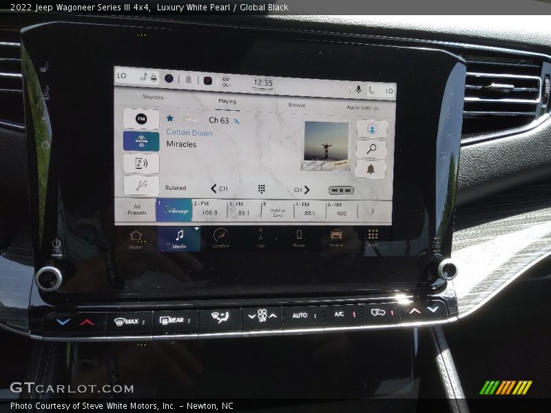 Luxury White Pearl / Global Black 2022 Jeep Wagoneer Series III 4x4