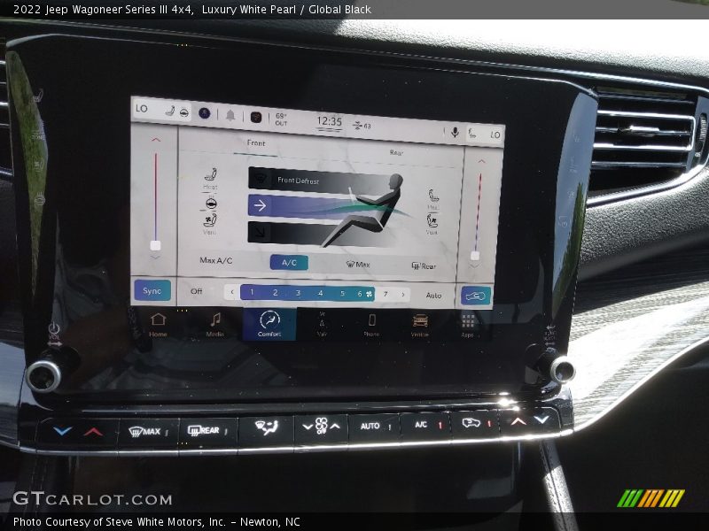 Luxury White Pearl / Global Black 2022 Jeep Wagoneer Series III 4x4