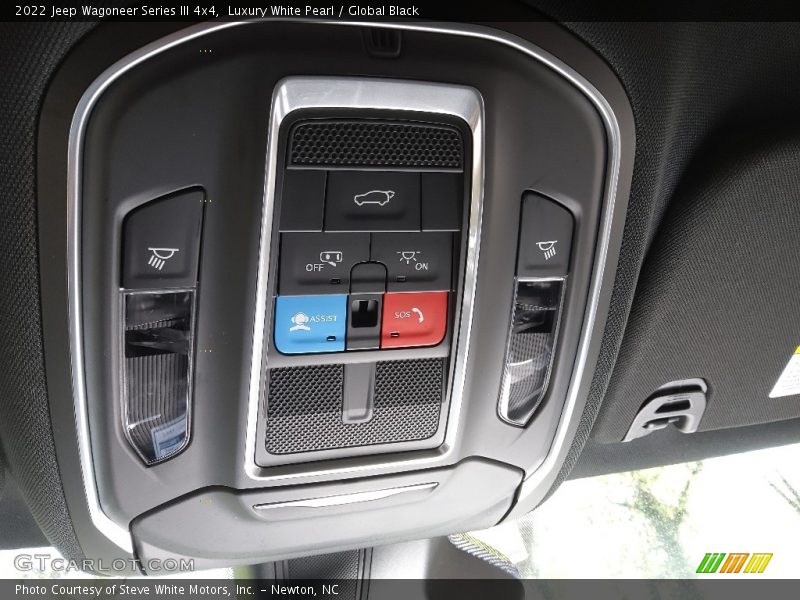 Luxury White Pearl / Global Black 2022 Jeep Wagoneer Series III 4x4