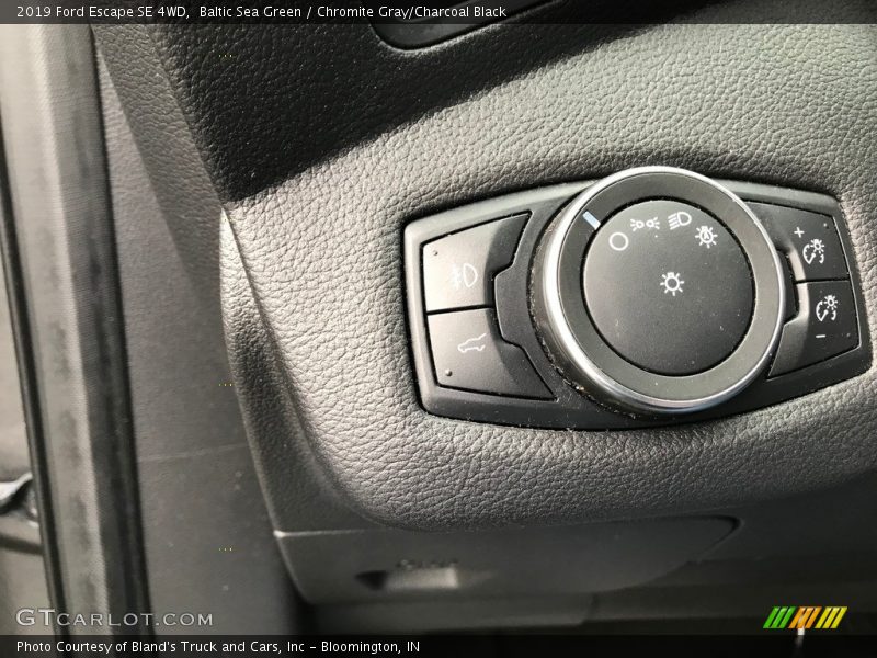 Baltic Sea Green / Chromite Gray/Charcoal Black 2019 Ford Escape SE 4WD
