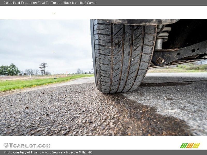 Tuxedo Black Metallic / Camel 2011 Ford Expedition EL XLT