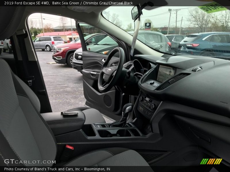 Baltic Sea Green / Chromite Gray/Charcoal Black 2019 Ford Escape SE 4WD