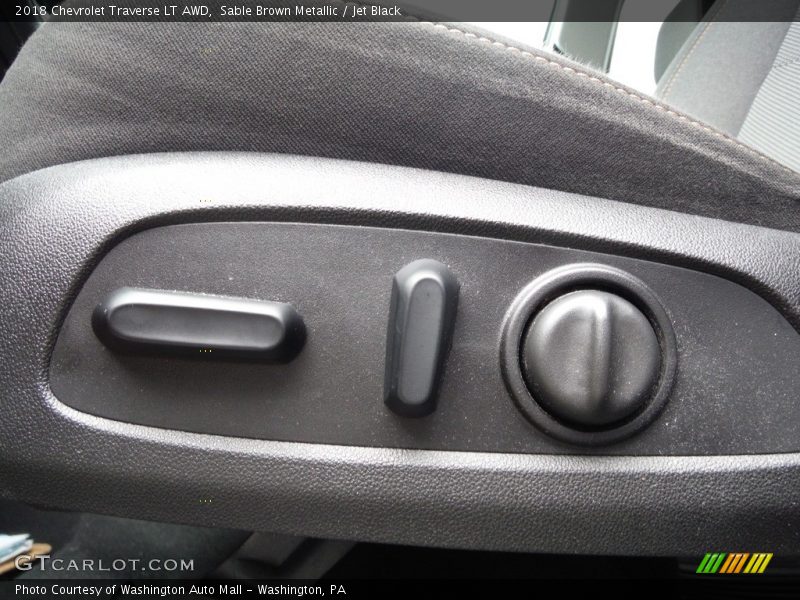 Sable Brown Metallic / Jet Black 2018 Chevrolet Traverse LT AWD