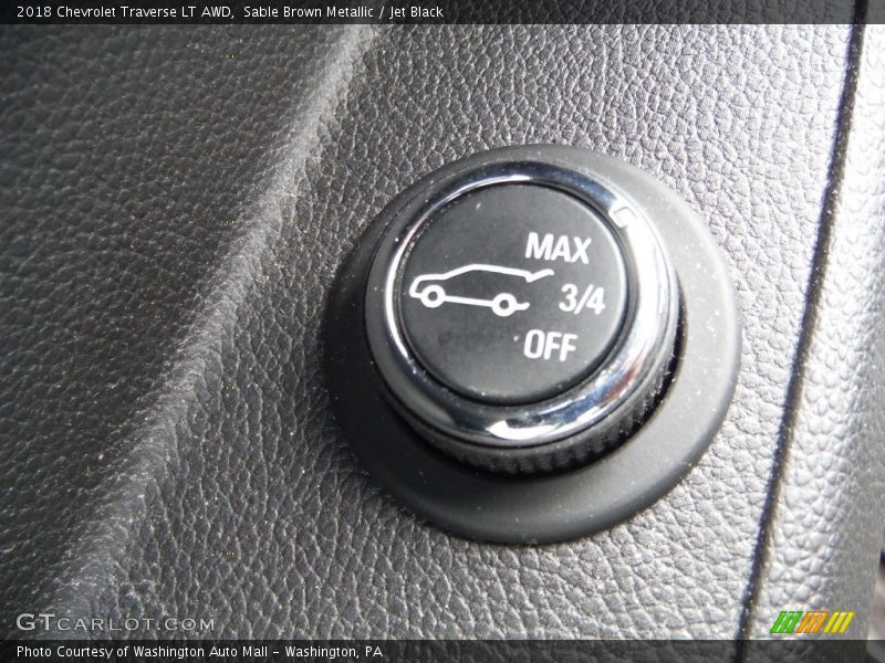 Sable Brown Metallic / Jet Black 2018 Chevrolet Traverse LT AWD