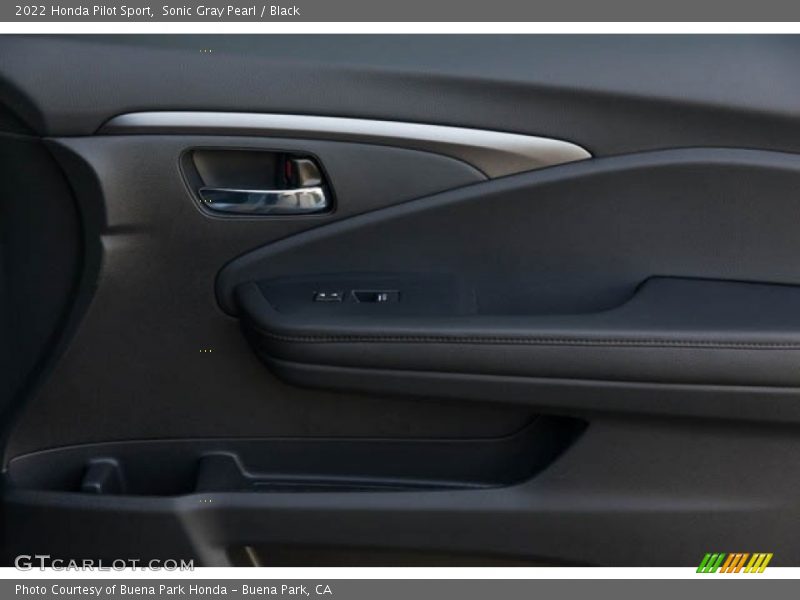 Sonic Gray Pearl / Black 2022 Honda Pilot Sport