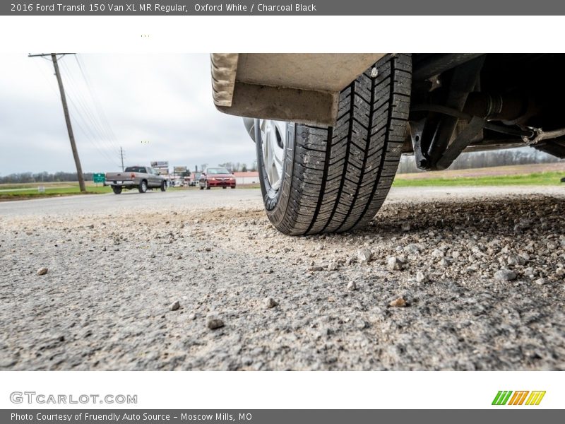 Oxford White / Charcoal Black 2016 Ford Transit 150 Van XL MR Regular