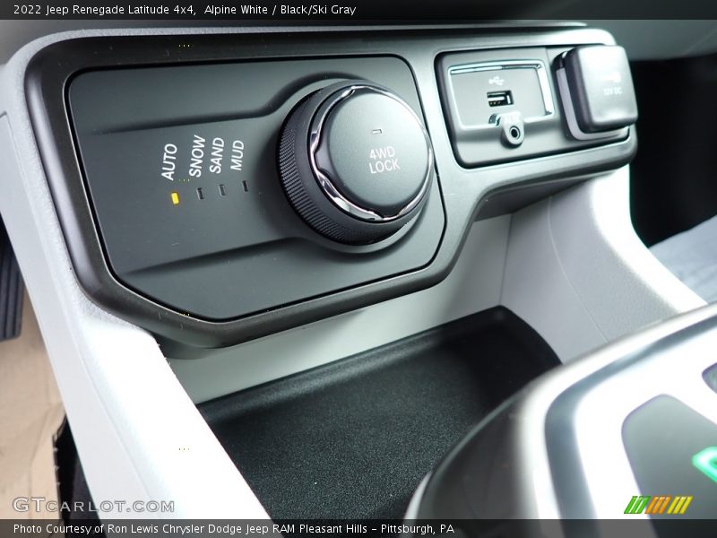 Alpine White / Black/Ski Gray 2022 Jeep Renegade Latitude 4x4