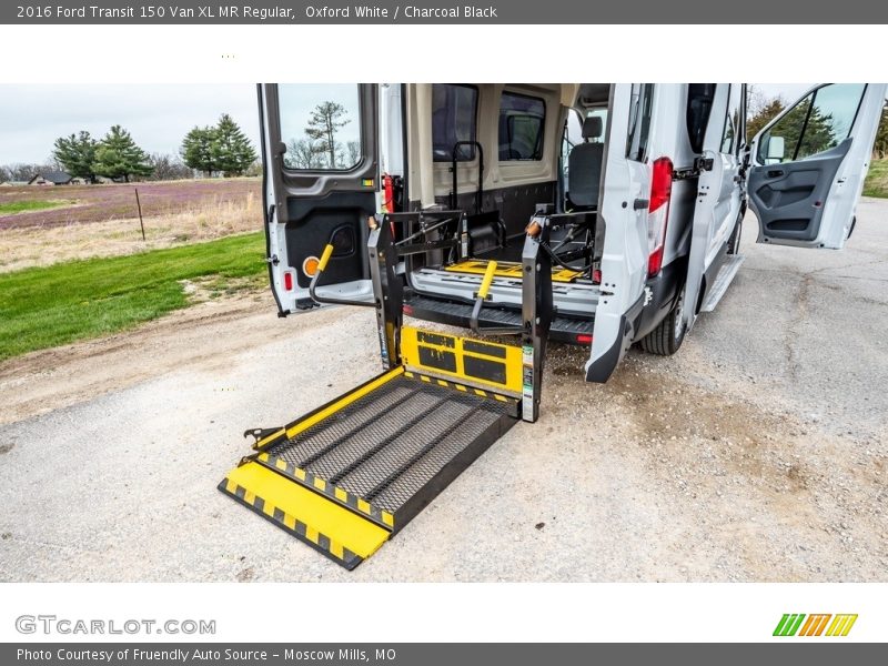 Oxford White / Charcoal Black 2016 Ford Transit 150 Van XL MR Regular