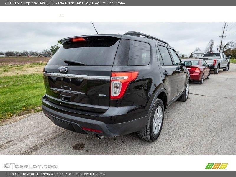 Tuxedo Black Metallic / Medium Light Stone 2013 Ford Explorer 4WD