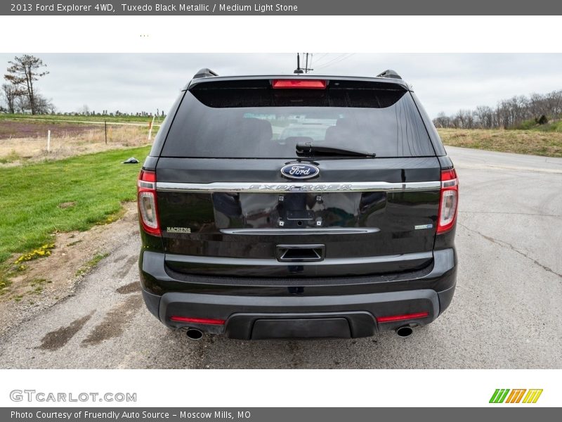 Tuxedo Black Metallic / Medium Light Stone 2013 Ford Explorer 4WD