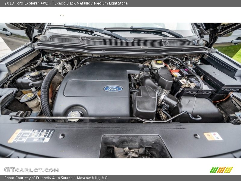 Tuxedo Black Metallic / Medium Light Stone 2013 Ford Explorer 4WD