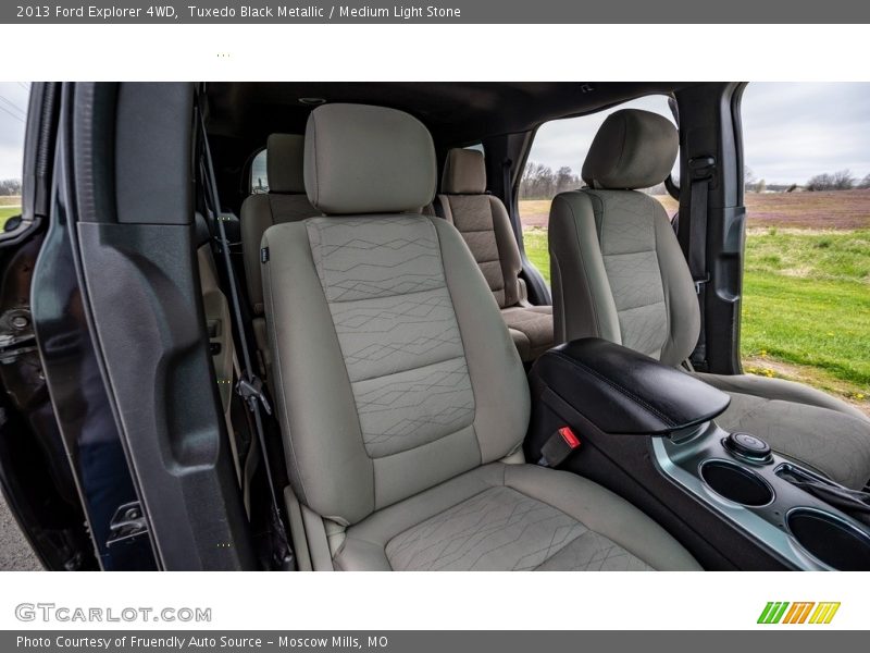 Tuxedo Black Metallic / Medium Light Stone 2013 Ford Explorer 4WD