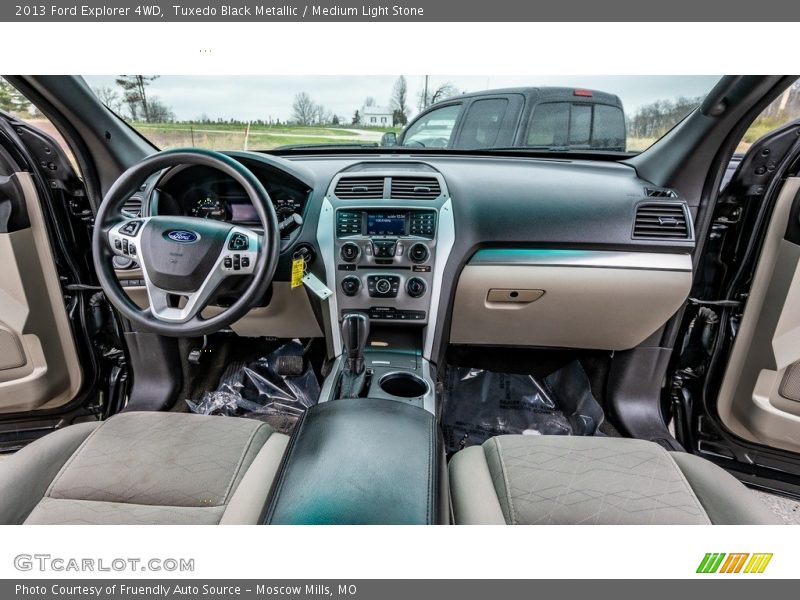 Tuxedo Black Metallic / Medium Light Stone 2013 Ford Explorer 4WD