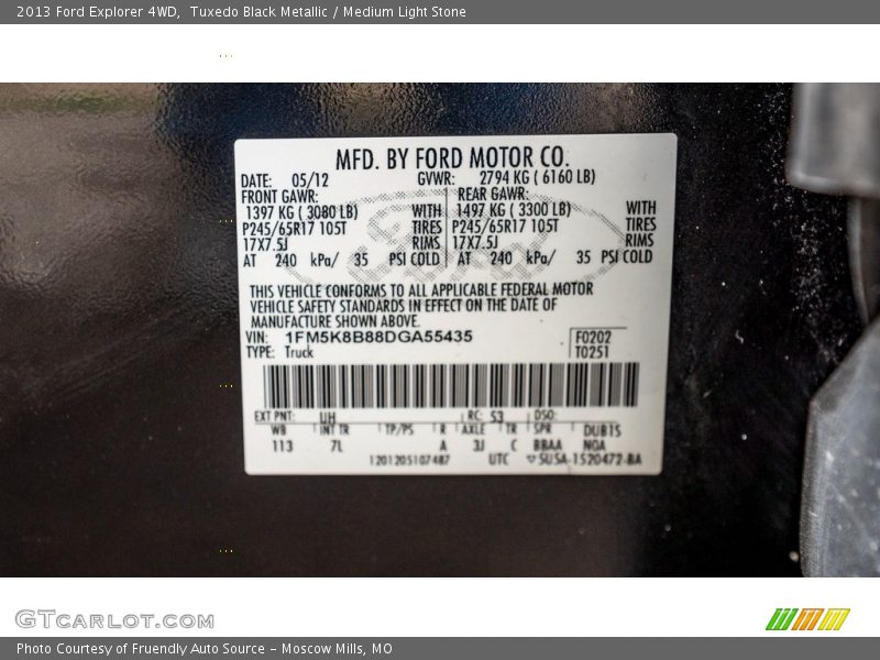 Tuxedo Black Metallic / Medium Light Stone 2013 Ford Explorer 4WD