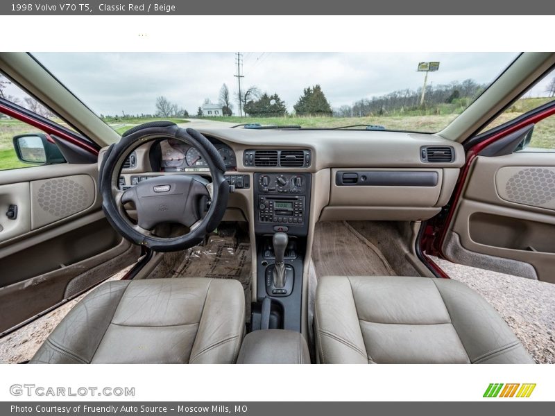 Front Seat of 1998 V70 T5