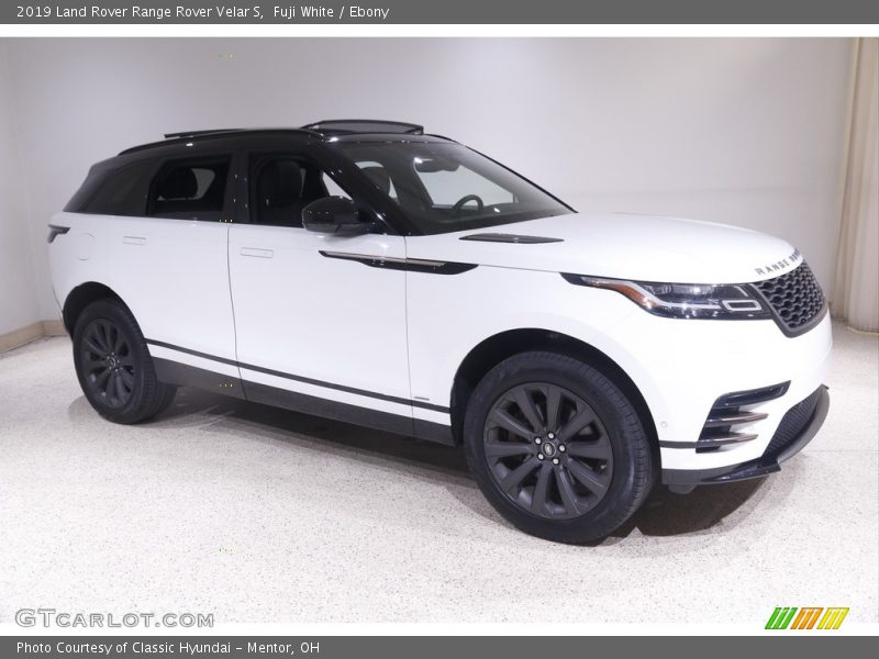 Fuji White / Ebony 2019 Land Rover Range Rover Velar S