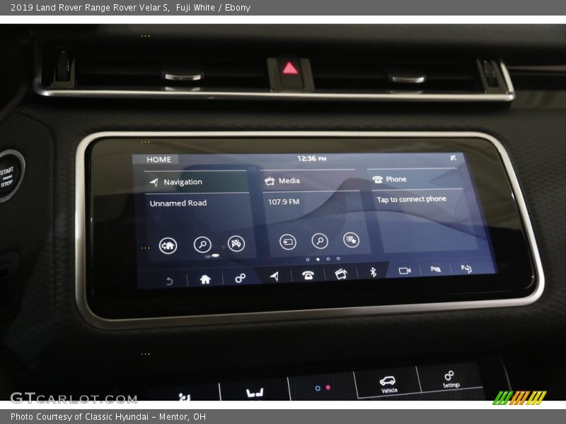 Fuji White / Ebony 2019 Land Rover Range Rover Velar S
