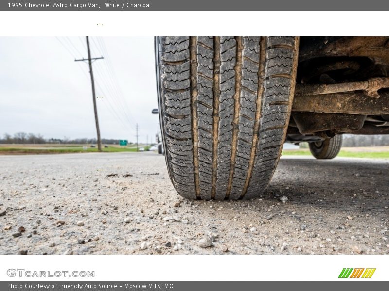 White / Charcoal 1995 Chevrolet Astro Cargo Van