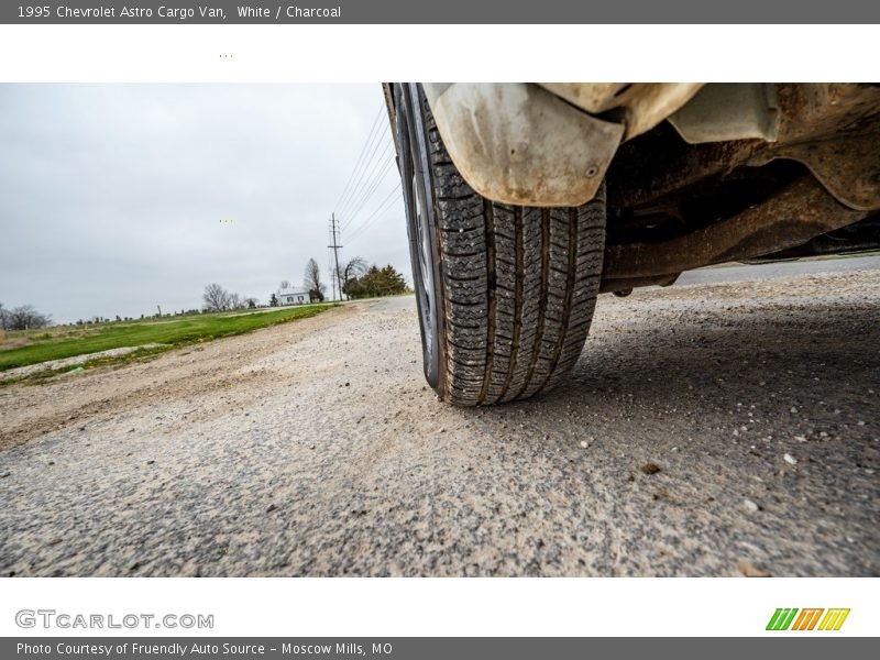 White / Charcoal 1995 Chevrolet Astro Cargo Van