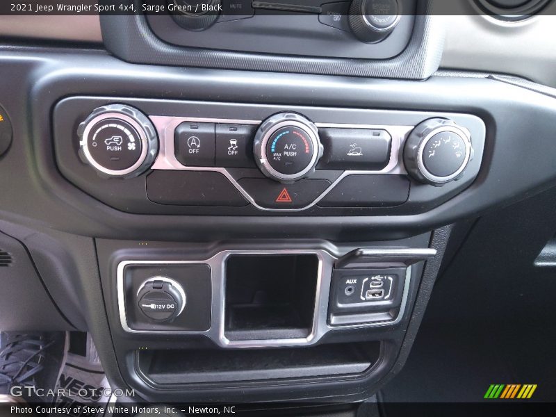 Controls of 2021 Wrangler Sport 4x4