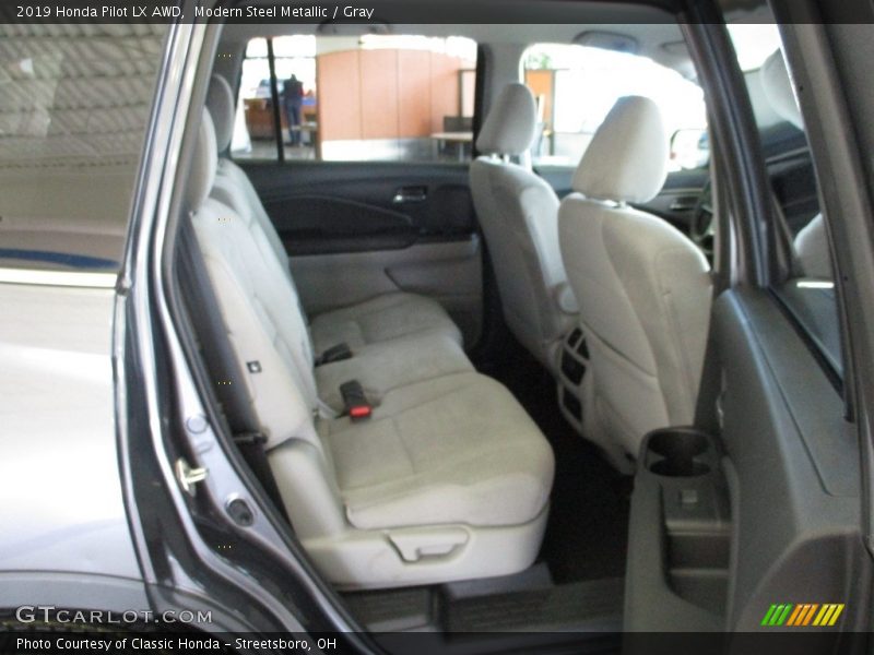 Modern Steel Metallic / Gray 2019 Honda Pilot LX AWD