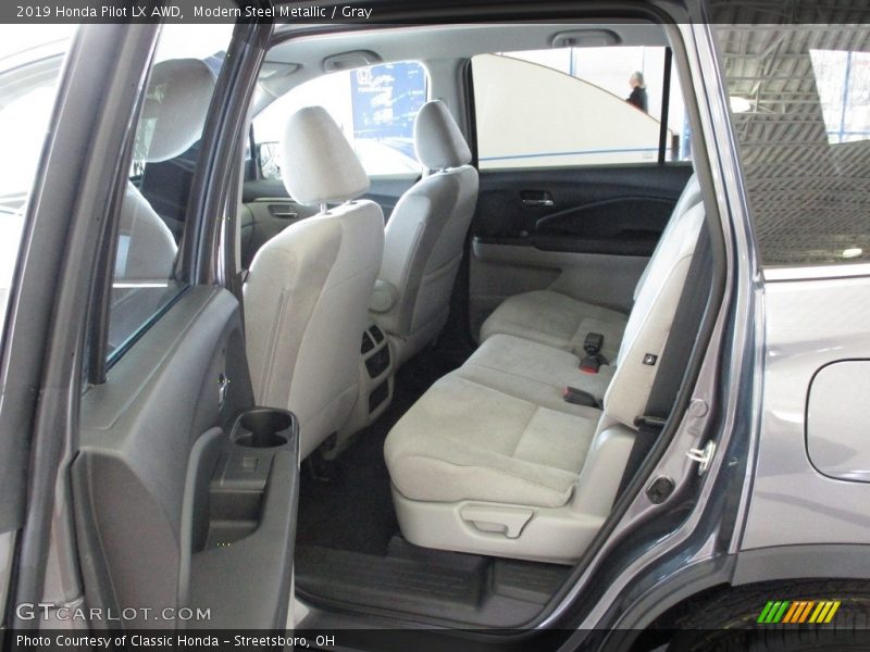 Modern Steel Metallic / Gray 2019 Honda Pilot LX AWD