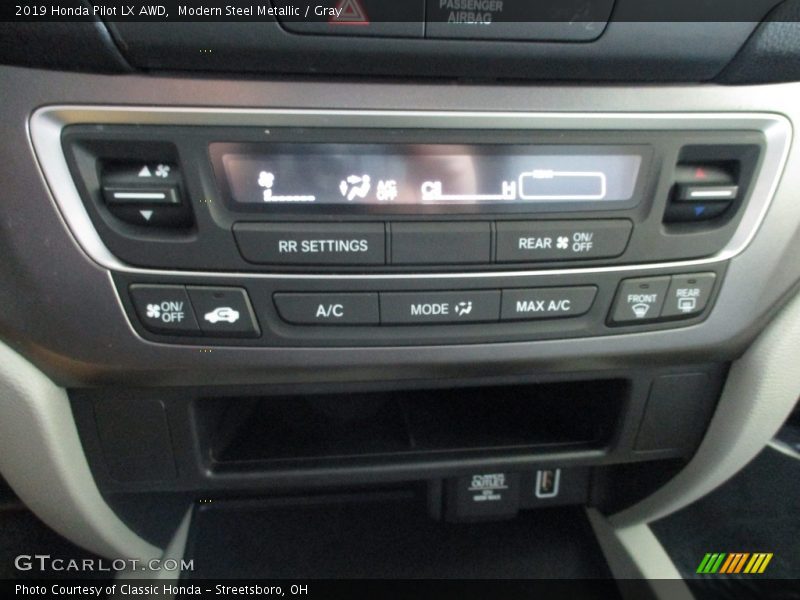 Modern Steel Metallic / Gray 2019 Honda Pilot LX AWD