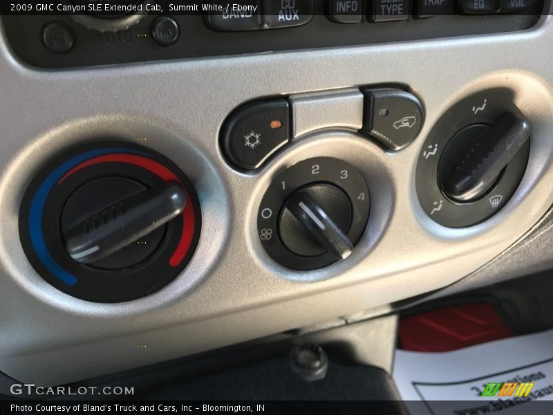Controls of 2009 Canyon SLE Extended Cab