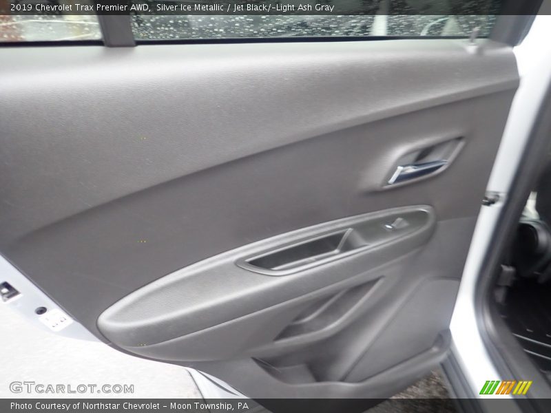 Silver Ice Metallic / Jet Black/­Light Ash Gray 2019 Chevrolet Trax Premier AWD