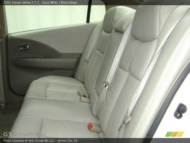 Cloud White / Blond Beige 2002 Nissan Altima 2.5 S