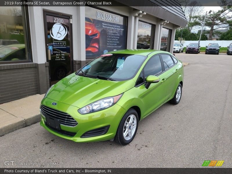 Outrageous Green / Charcoal Black 2019 Ford Fiesta SE Sedan