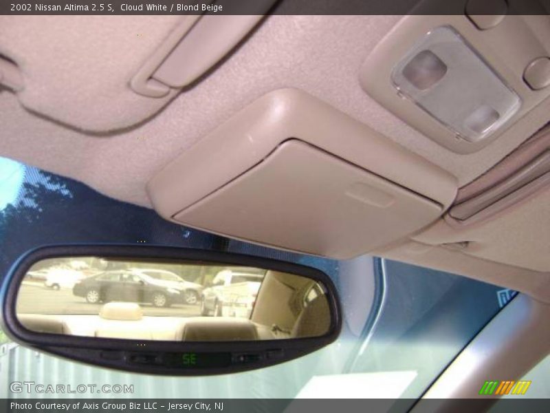 Cloud White / Blond Beige 2002 Nissan Altima 2.5 S
