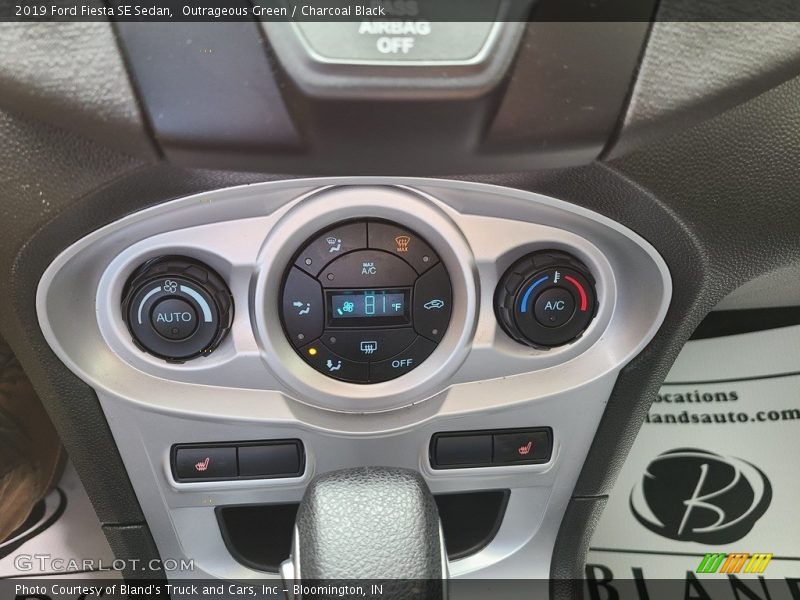 Outrageous Green / Charcoal Black 2019 Ford Fiesta SE Sedan