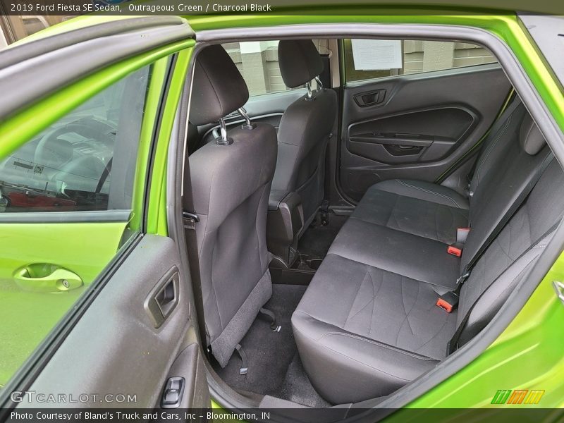 Outrageous Green / Charcoal Black 2019 Ford Fiesta SE Sedan