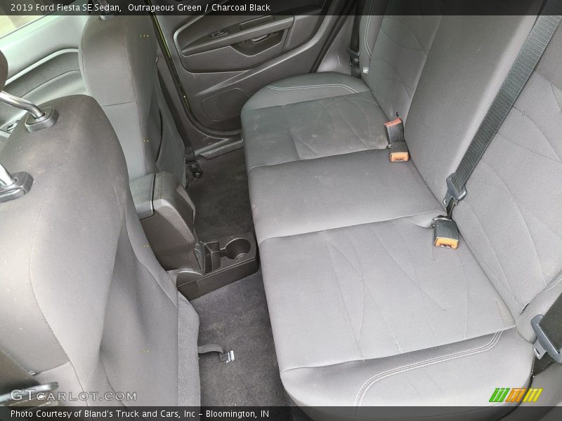 Outrageous Green / Charcoal Black 2019 Ford Fiesta SE Sedan