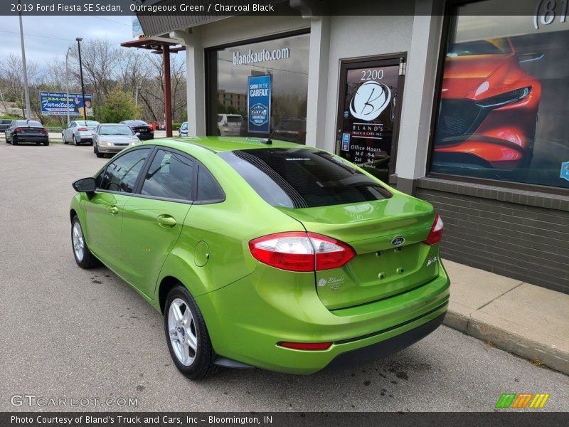 Outrageous Green / Charcoal Black 2019 Ford Fiesta SE Sedan