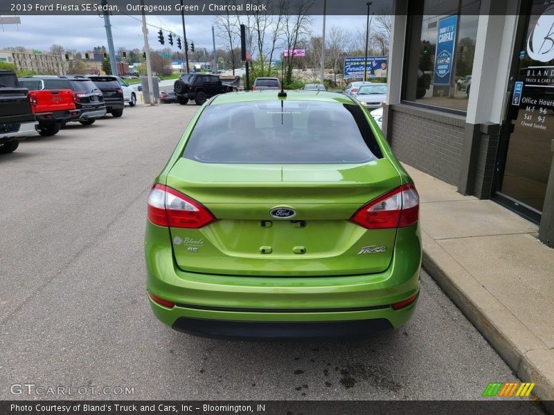 Outrageous Green / Charcoal Black 2019 Ford Fiesta SE Sedan