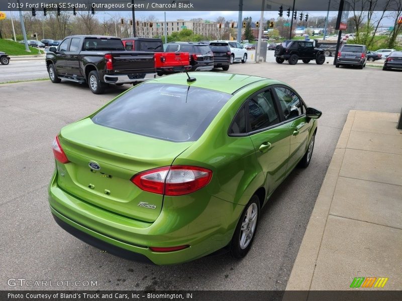 Outrageous Green / Charcoal Black 2019 Ford Fiesta SE Sedan