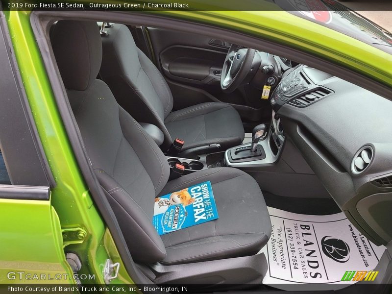 Outrageous Green / Charcoal Black 2019 Ford Fiesta SE Sedan