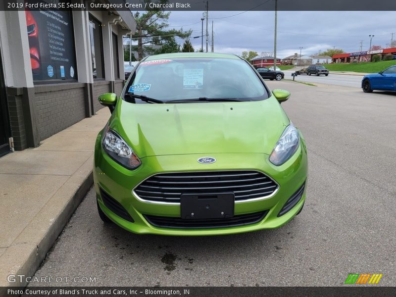 Outrageous Green / Charcoal Black 2019 Ford Fiesta SE Sedan