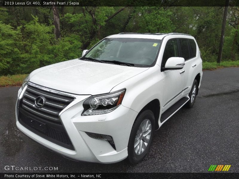 Front 3/4 View of 2019 GX 460