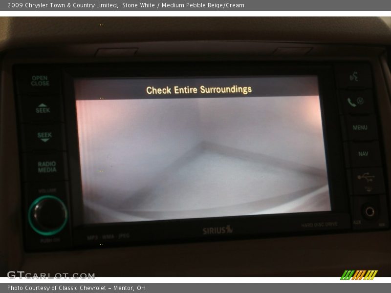 Stone White / Medium Pebble Beige/Cream 2009 Chrysler Town & Country Limited