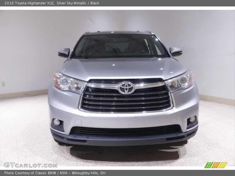 Silver Sky Metallic / Black 2016 Toyota Highlander XLE
