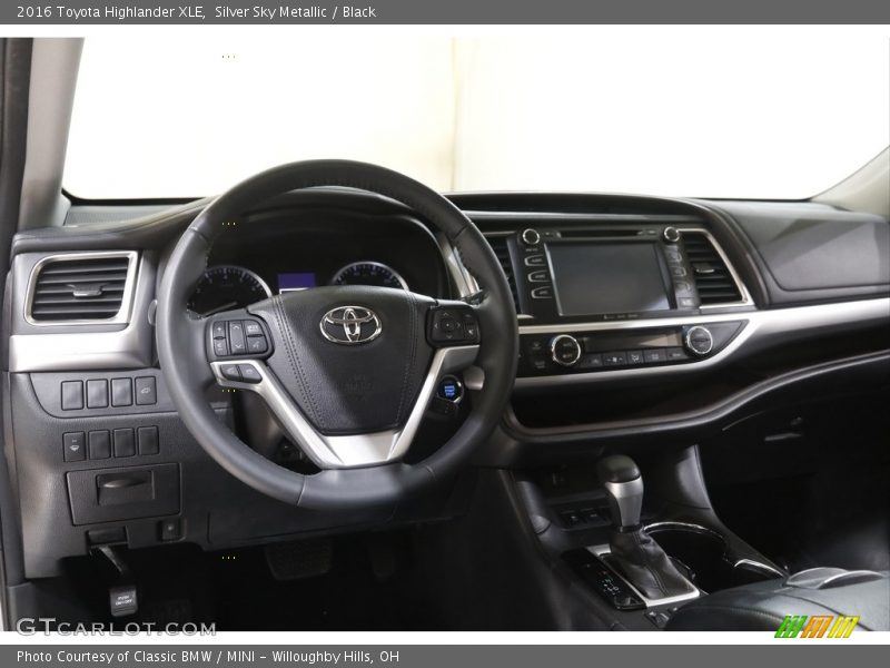 Silver Sky Metallic / Black 2016 Toyota Highlander XLE