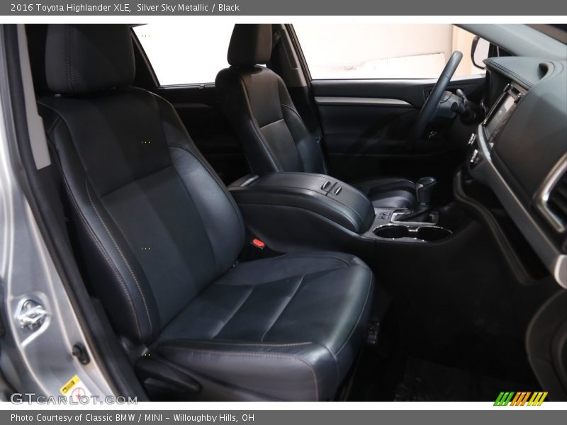 Silver Sky Metallic / Black 2016 Toyota Highlander XLE