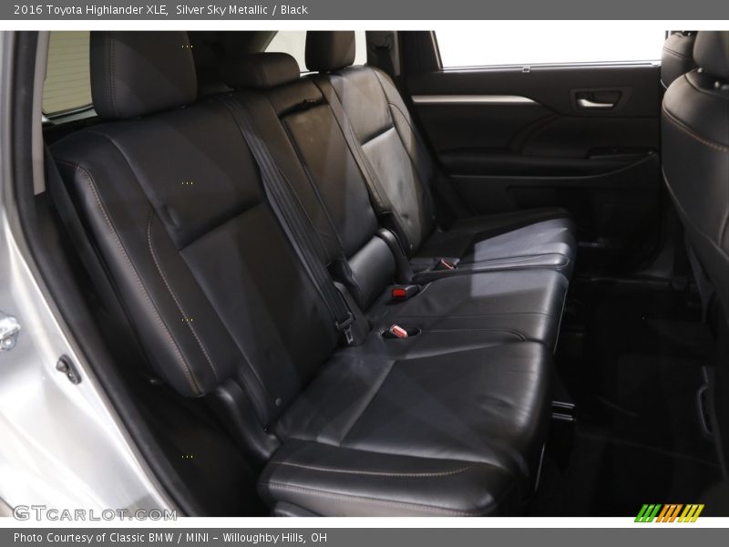Silver Sky Metallic / Black 2016 Toyota Highlander XLE