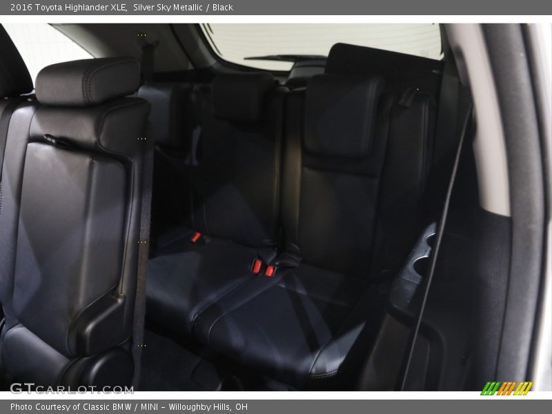 Silver Sky Metallic / Black 2016 Toyota Highlander XLE