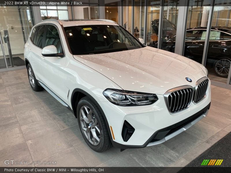 Alpine White / Black 2022 BMW X3 xDrive30i