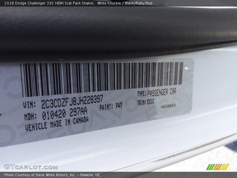 White Knuckle / Black/Ruby Red 2018 Dodge Challenger 392 HEMI Scat Pack Shaker