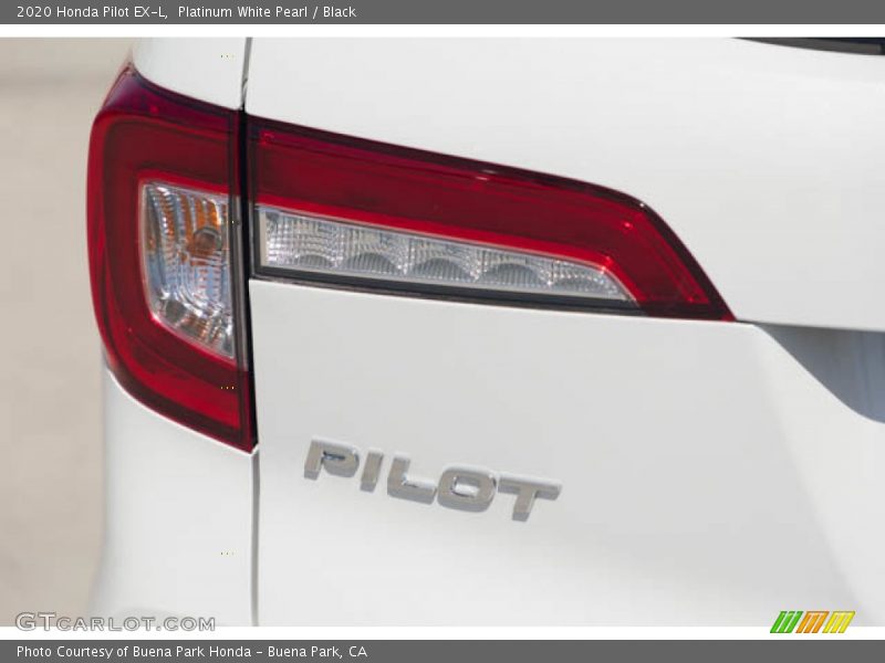 Platinum White Pearl / Black 2020 Honda Pilot EX-L